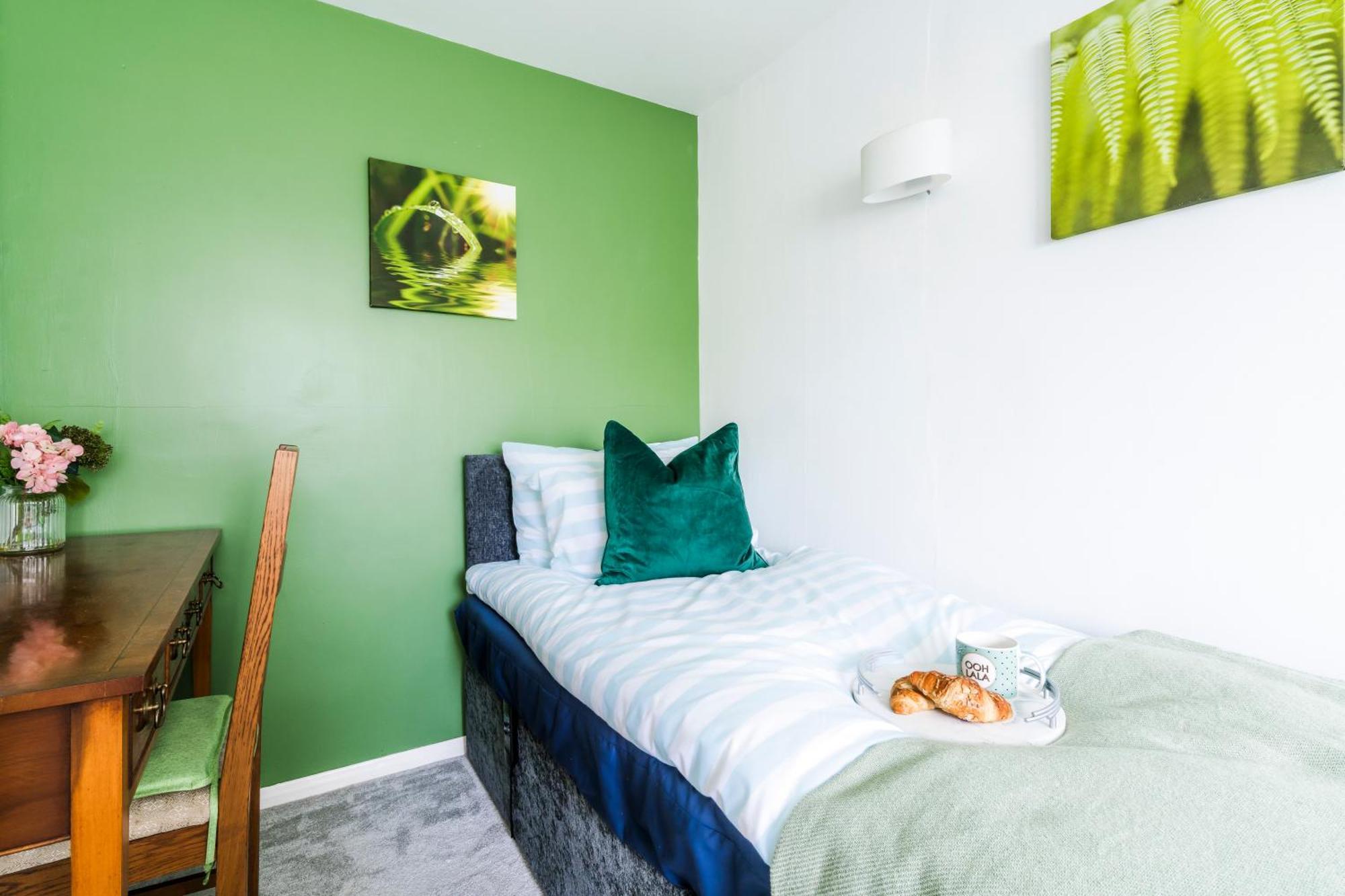 Leicester Oadby 4 Bed Home, 8 Guests, Park 5 Cars Kültér fotó